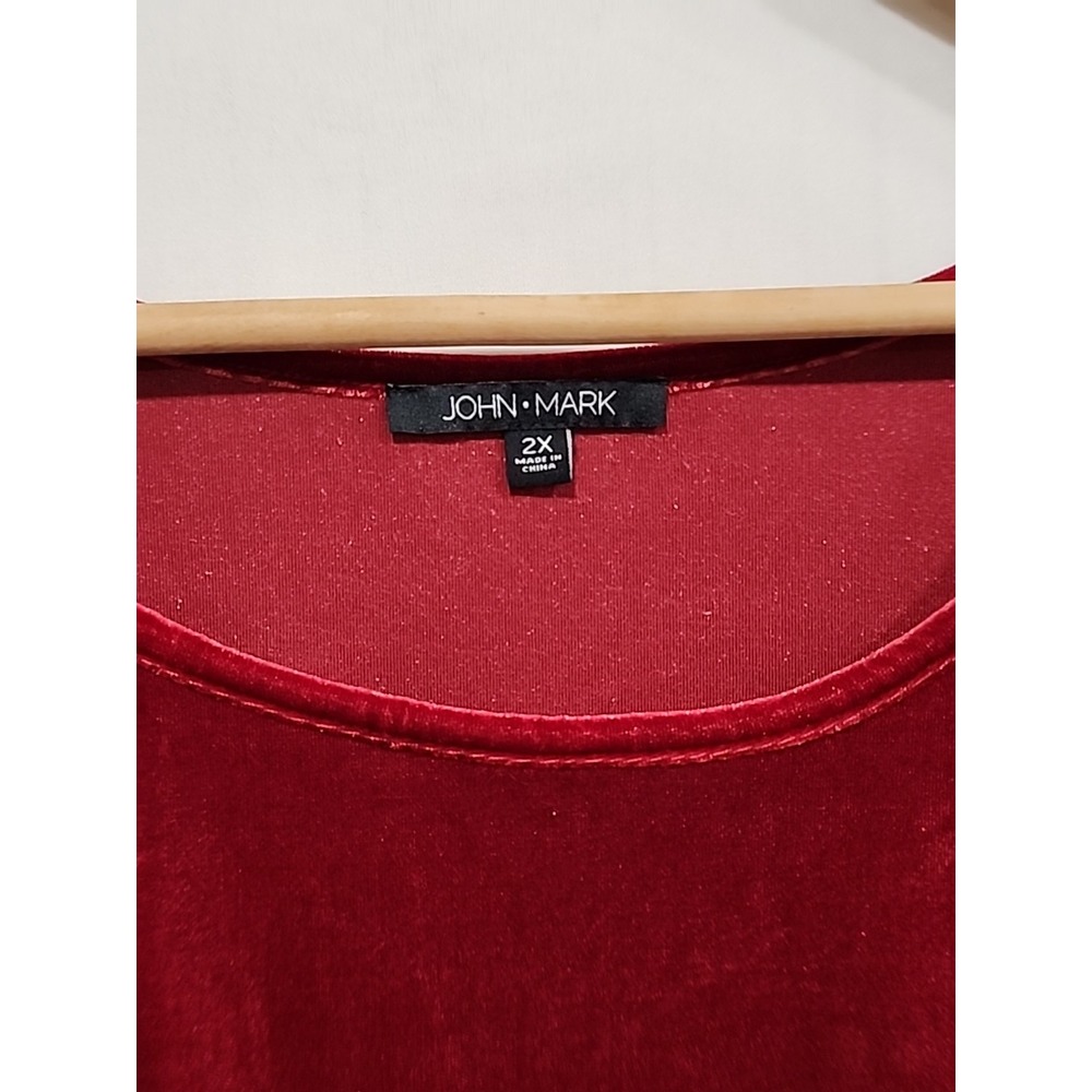 John‎ Mark NWT Blouse Womens 2X Red, Sleeveless Velvety Top, Soft Stretchy - Picture 2 of 8